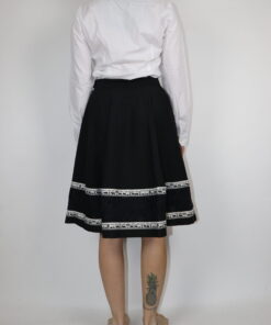 Alternative view of Tracht Gr. 36/38