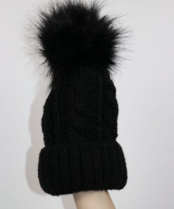 Mütze mit Bommel
