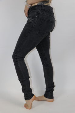 Alternative view of Jeans Gr. 42 (eng geschnitten)