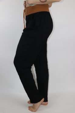 Alternative view of Hose Gr. L (mit Gurt)