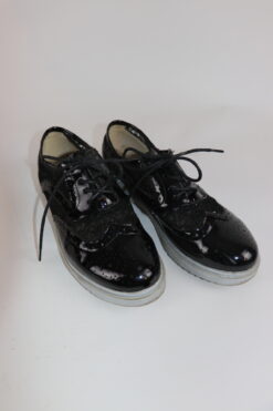 Schnürschuh Gr. 40