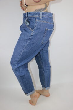 Alternative view of Momjeans Gr. 42
